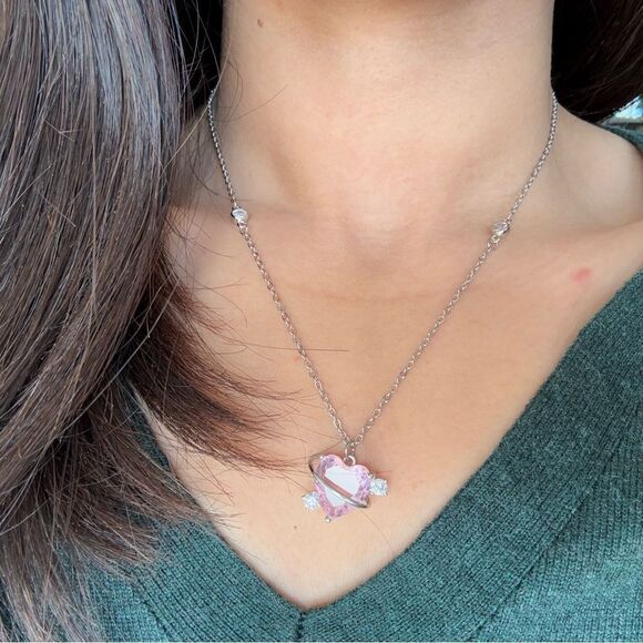 Y2k pink heart shape pink zirconia necklace on stainlesss steel silver chain - Picture 3 of 7